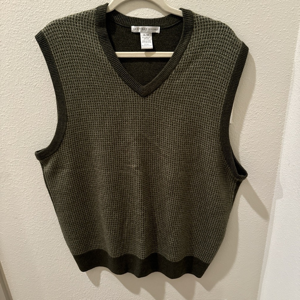 Geoffrey Beene Olive Knit V-Neck Vest